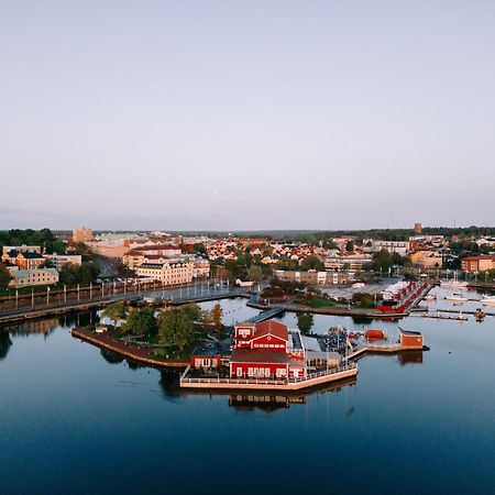 Badholmen Restaurang & Hotell Оскарсхамн Экстерьер фото