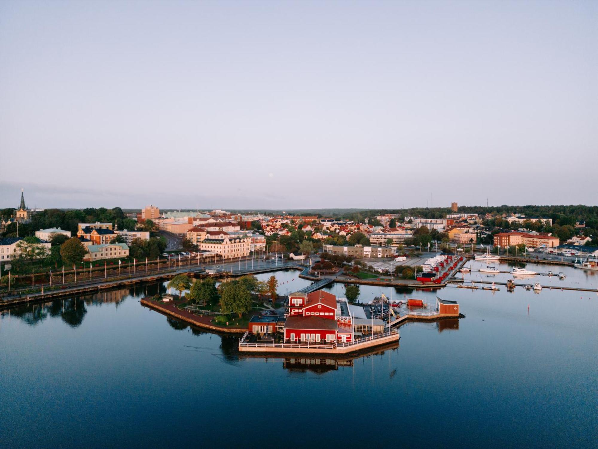 Badholmen Restaurang & Hotell Оскарсхамн Экстерьер фото